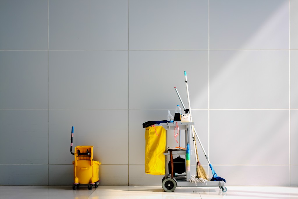 Cleaning cart station commercial building